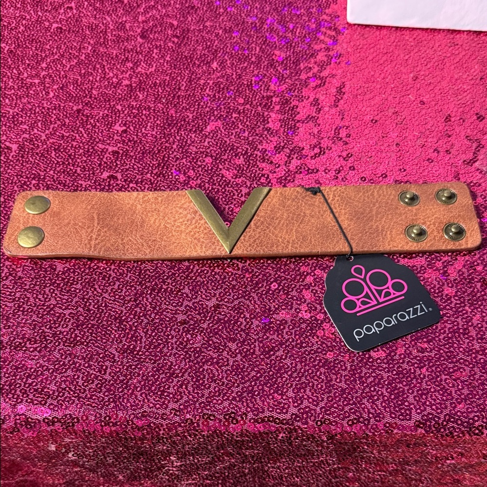 Paparazzi Brown Leather bracelet with Gold Accents